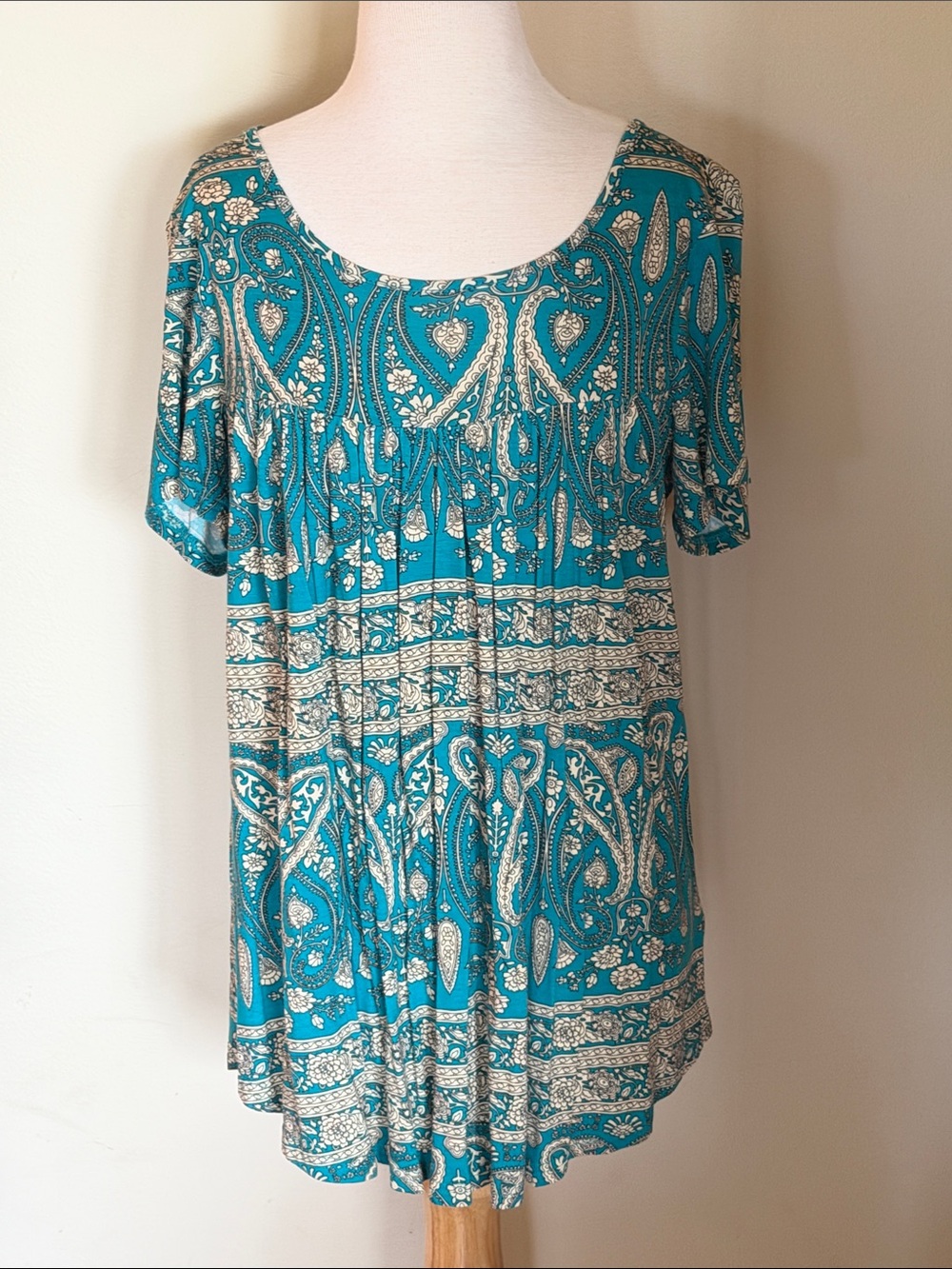 EUC Women’s  Small Longyuan Short Sleveed Paisley Teal & Brown Lightweight Top